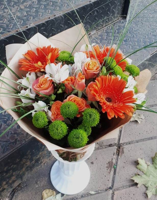Букет цветов из: Герберы, Хризантемы, Альстромерии и Розы в Токсово