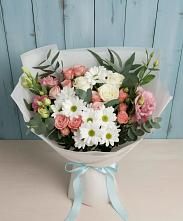 Букет цветов из:  Розы, Лизиантусы и Хризантемы в Токсово