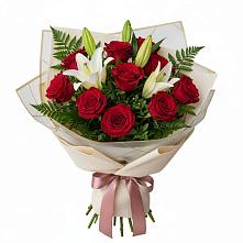 Букет цветов из:  Лилии и Розы в Токсово