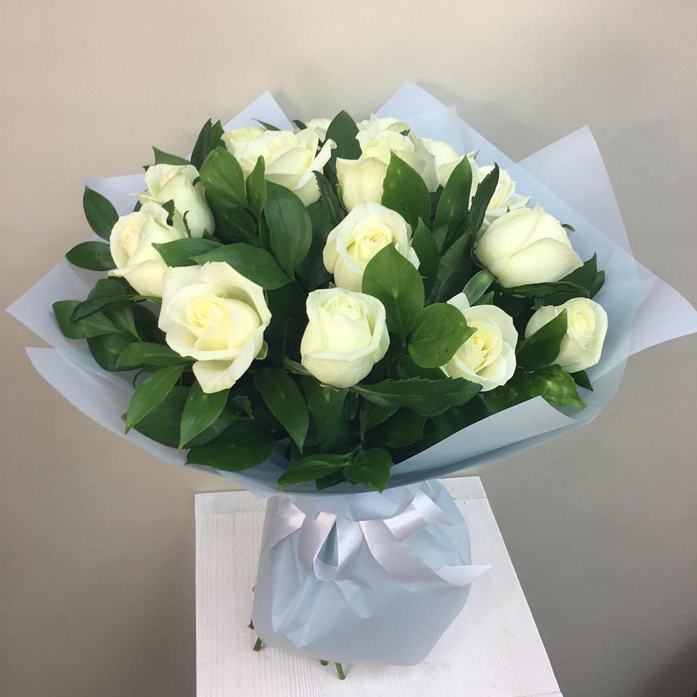 Букет 15 Белых роз Проуд в Токсово