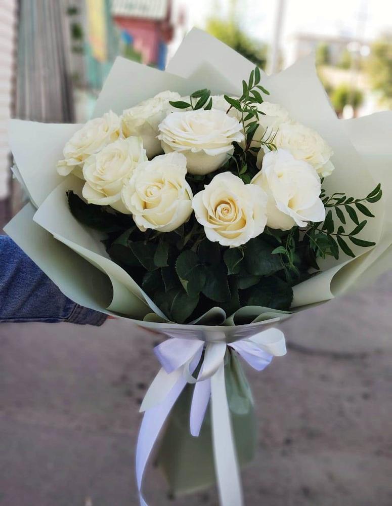 Букет Белые розы Проуд в Токсово