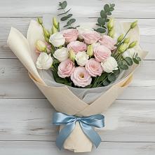 Букет цветов из:  Лизиантусы в Токсово