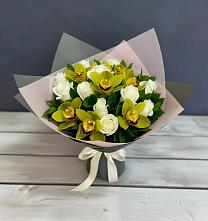 Букет цветов из:  Орхидеи и Розы в Токсово