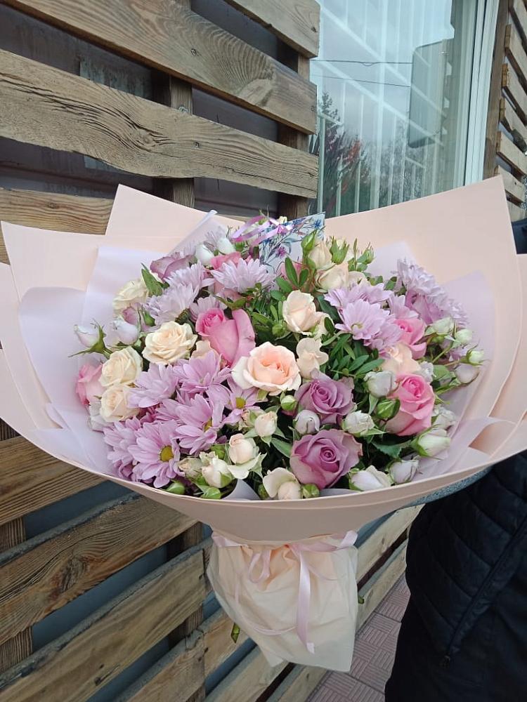 Букет цветов из: Розы и Хризантемы в Токсово