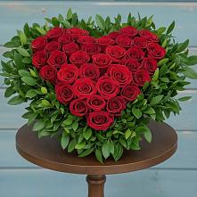 Цветочная композиция из Розы в виде сердца в Токсово