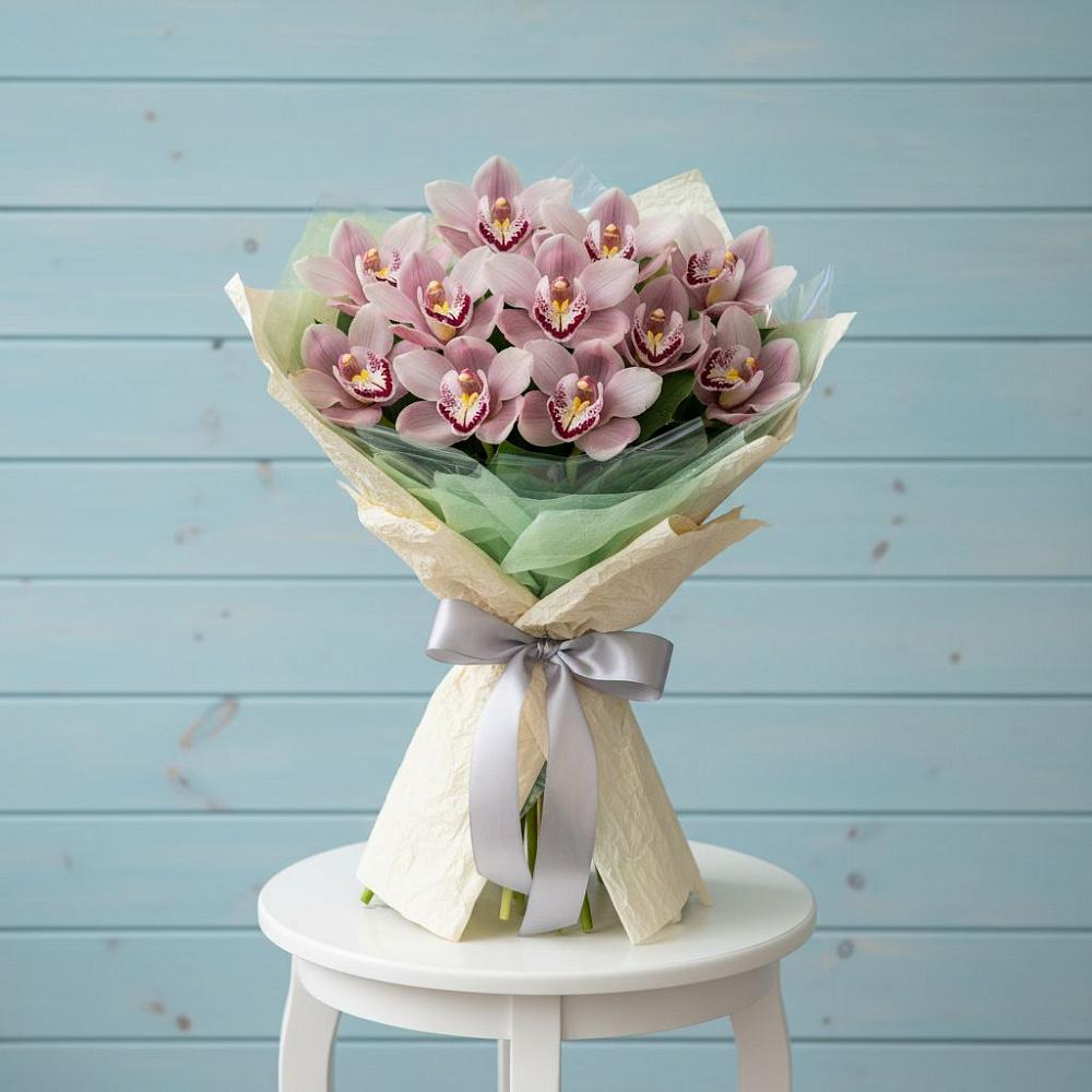 Букет цветов из: Орхидеи и Розы в Токсово