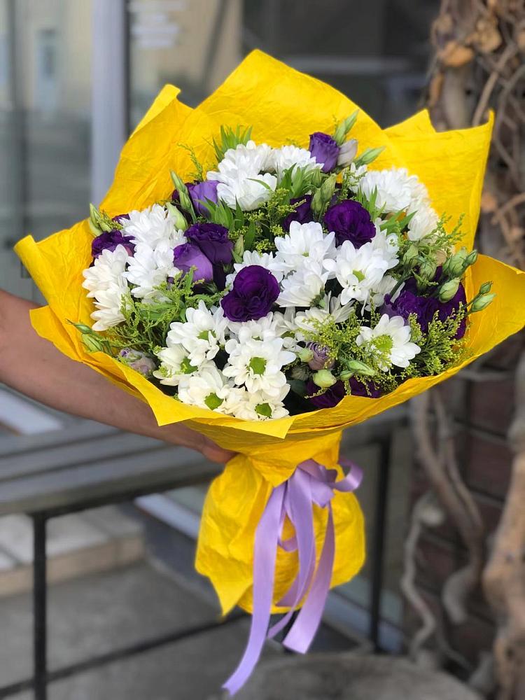 Букет цветов из: Ирисы, Хризантемы и Ромашки в Токсово