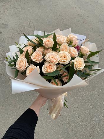 Букет Кремовые розы Латте в Токсово