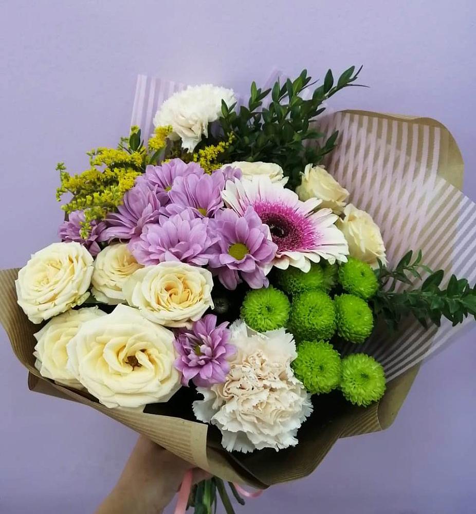 Букет цветов из: Хризантемы, Розы, Гвоздики и Герберы в Токсово