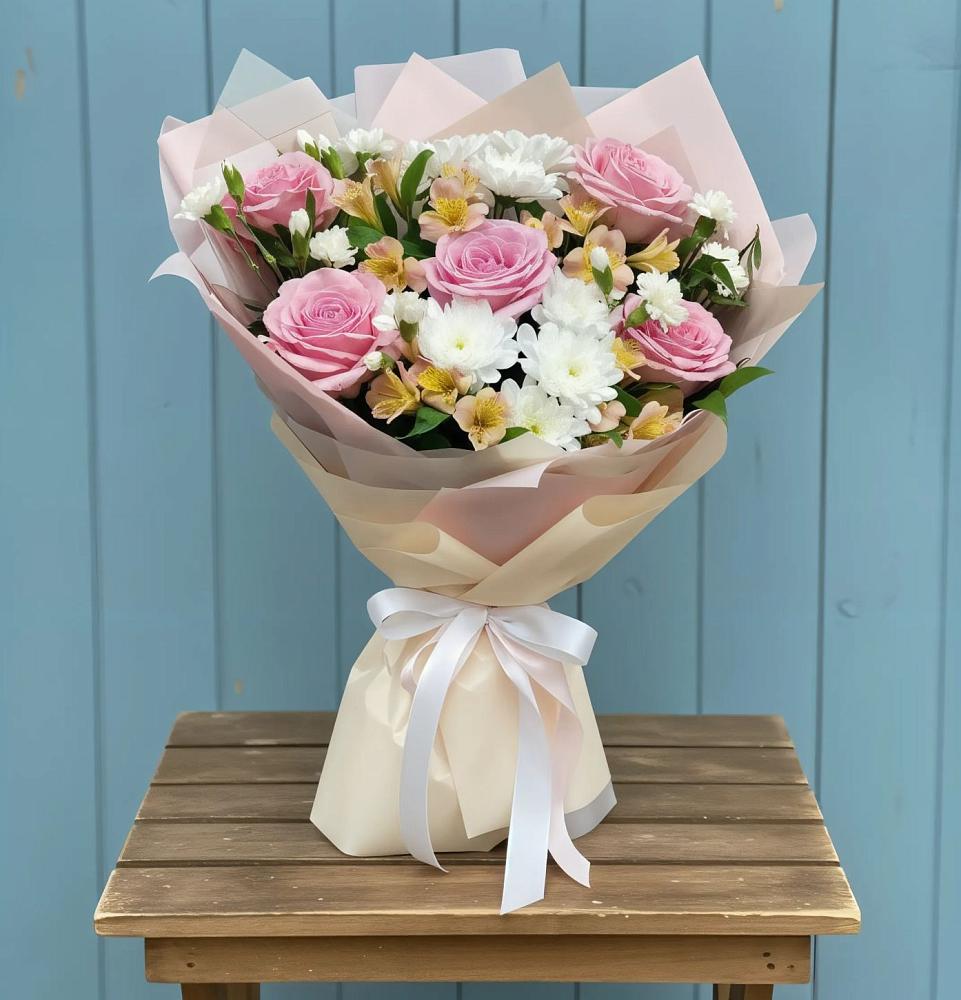 Букет цветов из: Гвоздики, Орхидеи и Розы в Токсово