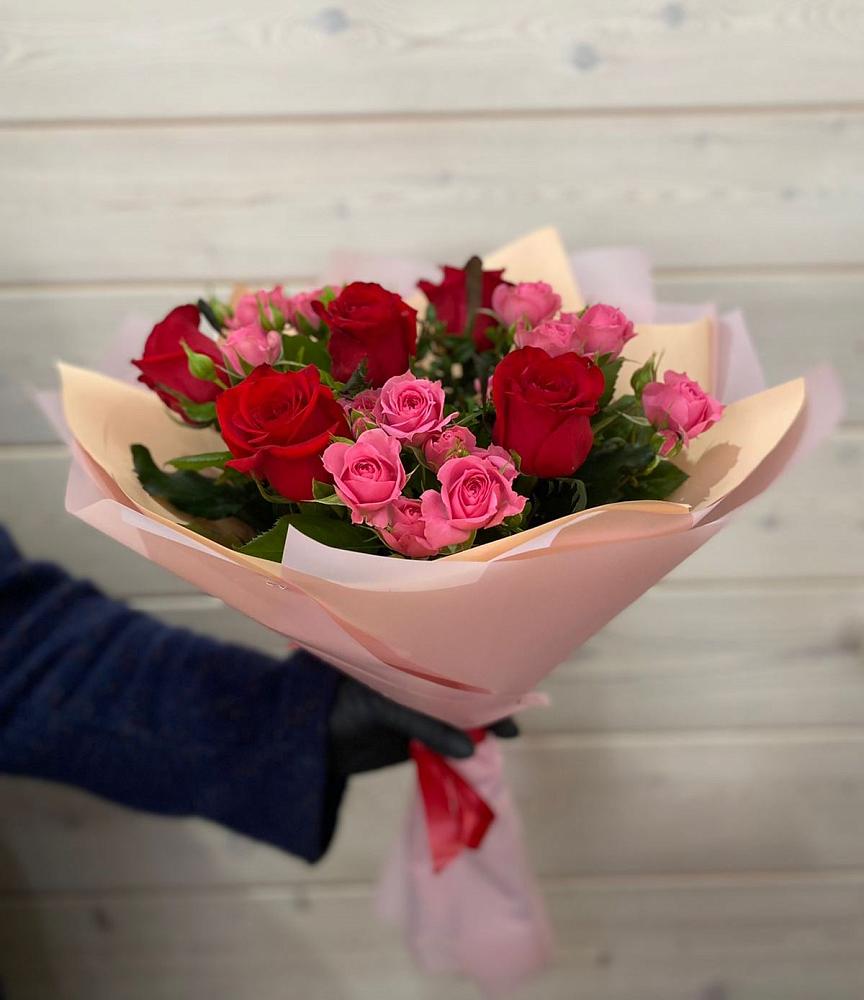 Букет цветов из: Розы в Токсово