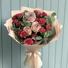 Букет цветов из:  Гвоздики и Розы в Токсово