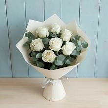 Букет Белые розы в Эвкалипте в Токсово