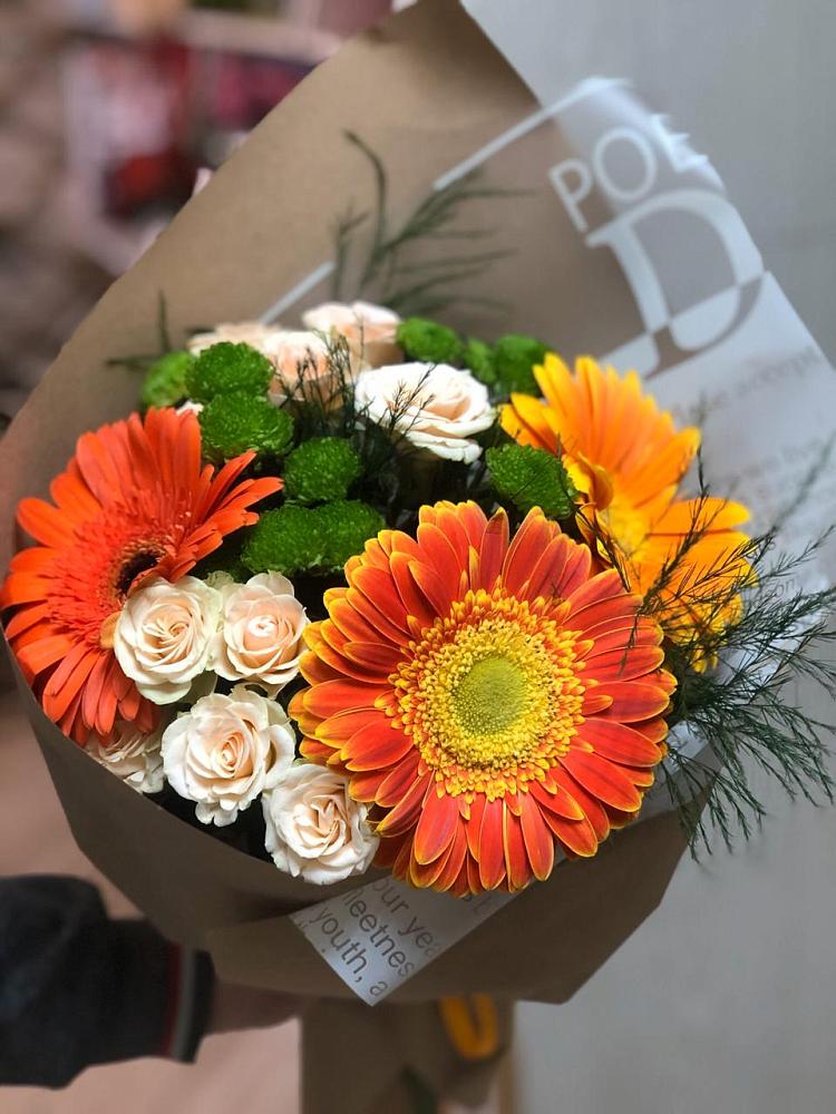 Букет цветов из: Герберы, Хризантемы и Розы в Токсово