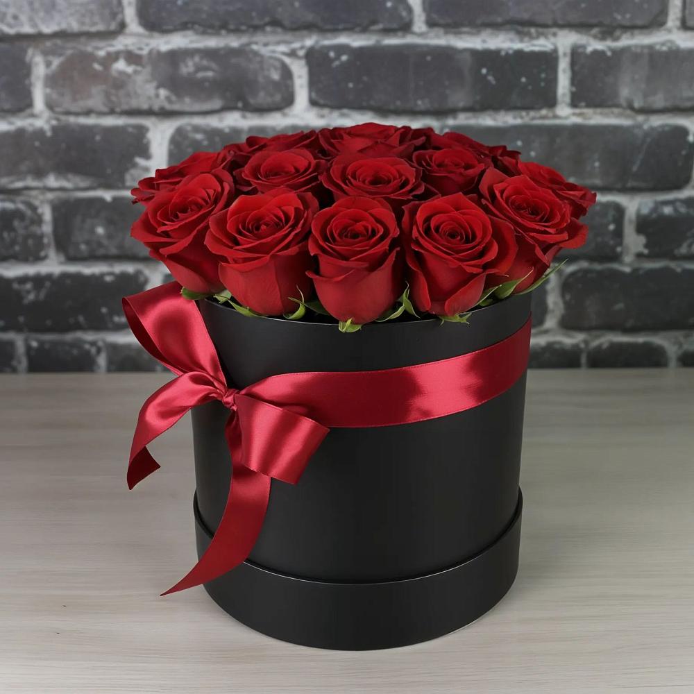 Цветочная композиция из Розы в шляпной коробке в Токсово